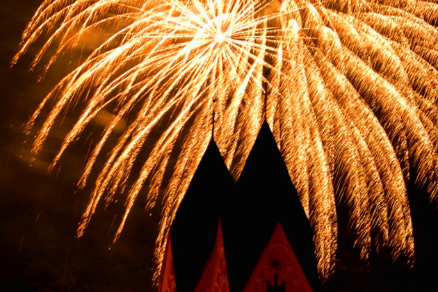Feuerwerk beim Fest der 1000 Lichter in Andernach