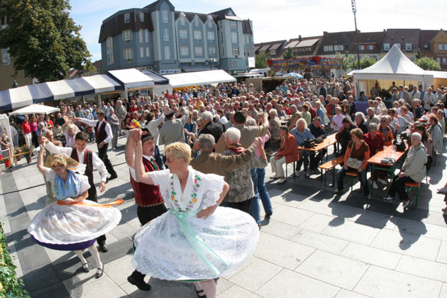 Zum Spreewaldfest der Stadt Lübben (Spreewald) wird ein buntes Bühnenprogramm geboten.