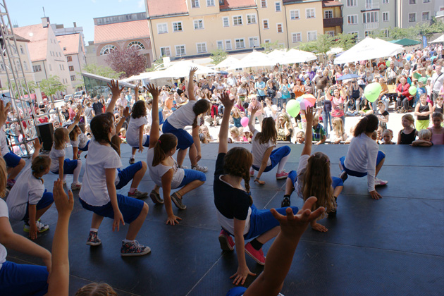 Ein abwechslungsreiches Bühnenprogramm beim Stadtfest in Kempten